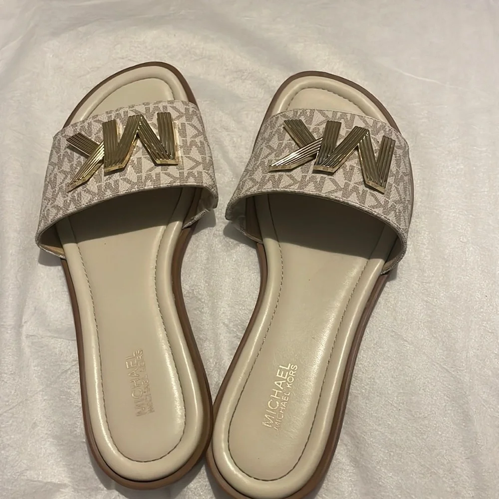 MK sandals size 8 - Picture 1 of 2